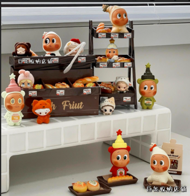 Collectible toy display shelf